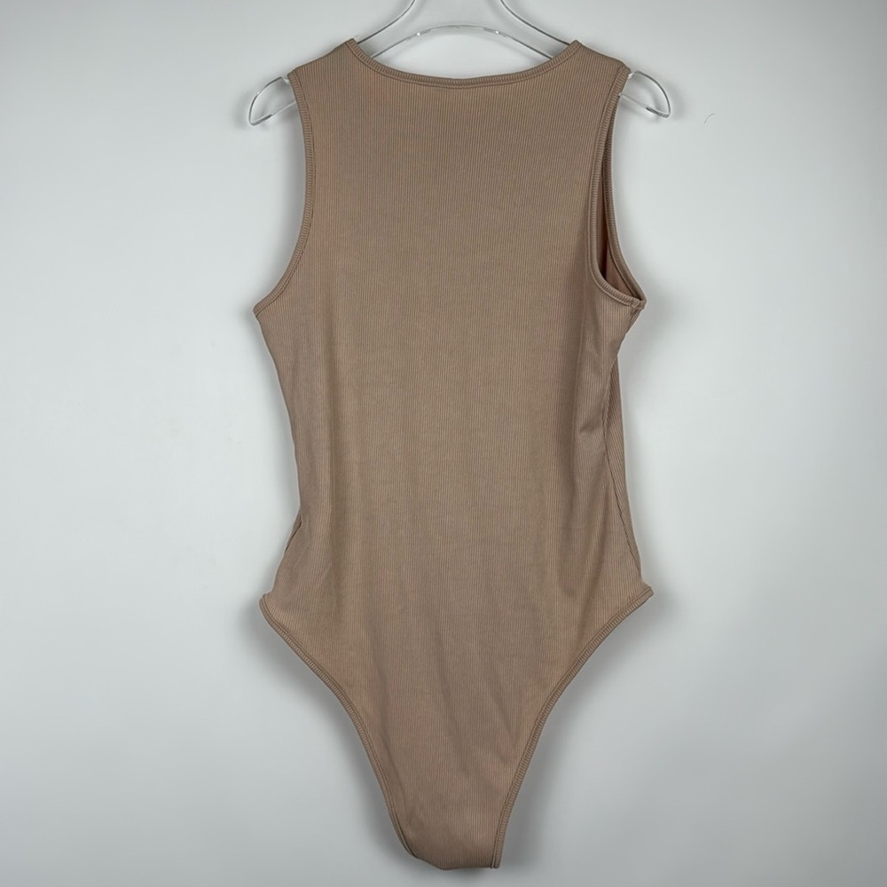 Milumia Tan Sleeveless Racerback Ribbed Bodysuit  Size Large - Picture 8 of 9